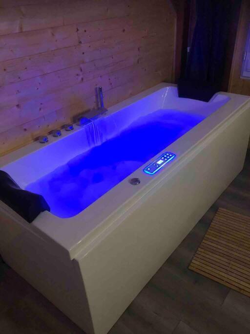 Cottage Cocooning Romantique Avec Jaccuzzi Prive Ancinnes المظهر الخارجي الصورة